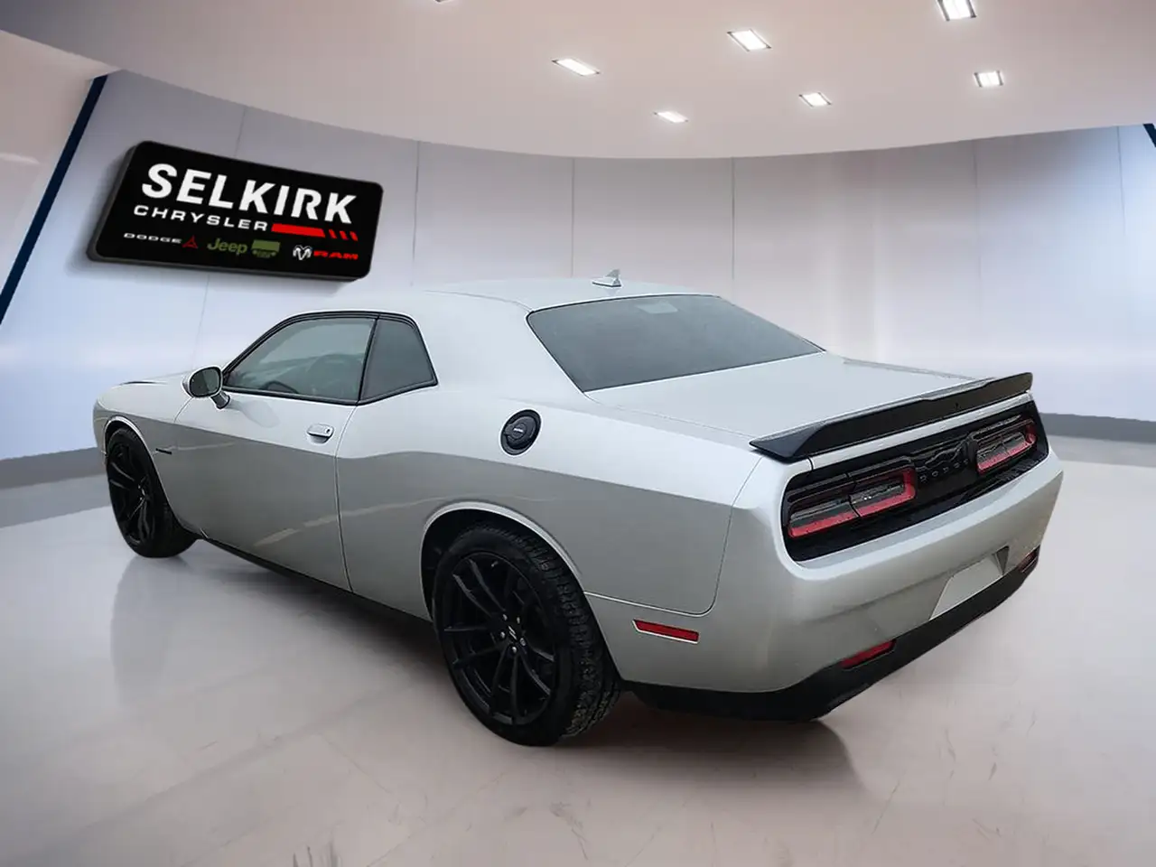 Dodge Challenger снимка Dodge Challenger