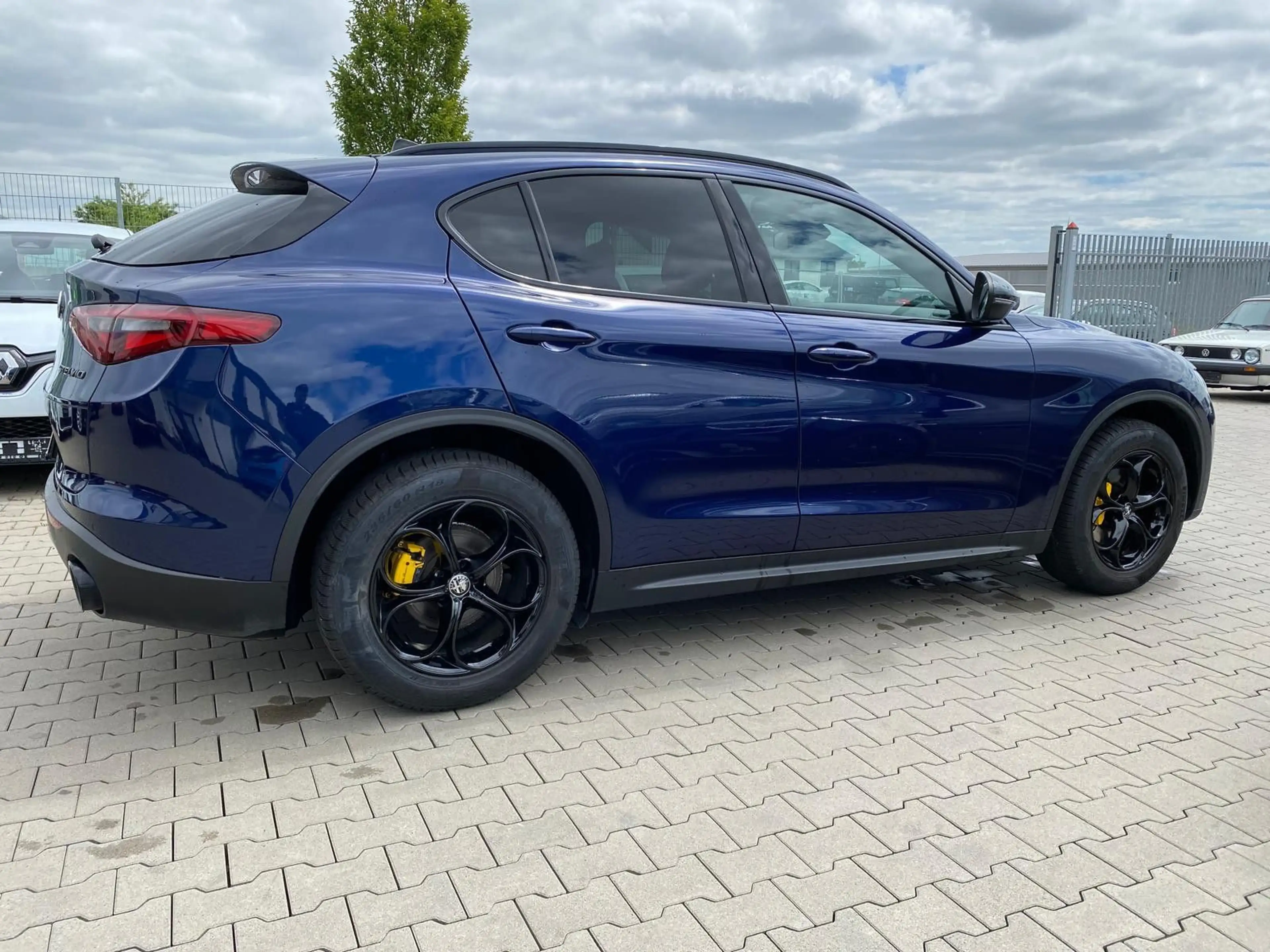 Alfa Romeo Stelvio B-Tech Q4/PANO/LED/NAVI/R-KAM/TÜV NEU — photo 8
