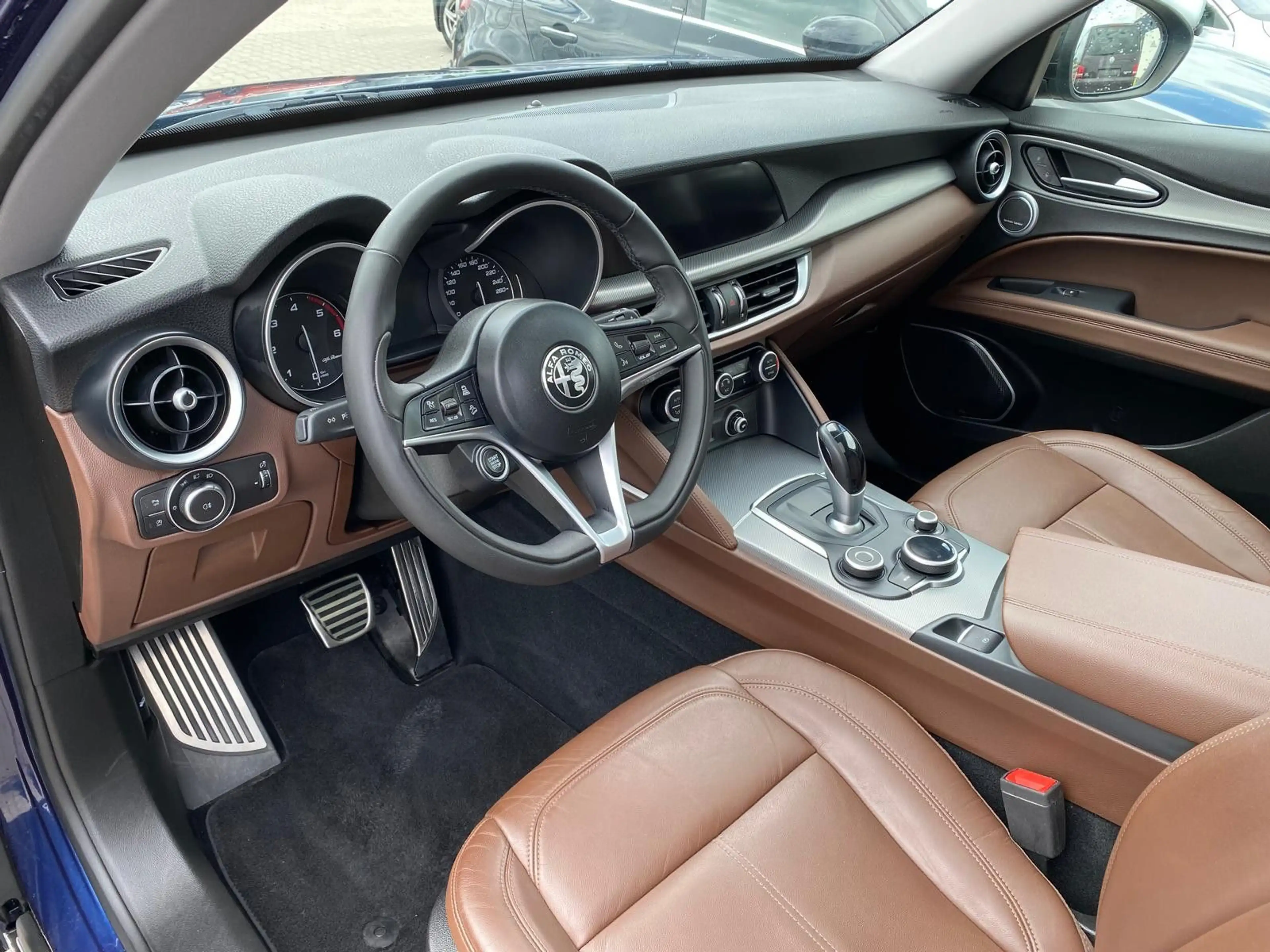 Alfa Romeo Stelvio B-Tech Q4/PANO/LED/NAVI/R-KAM/TÜV NEU — photo 2