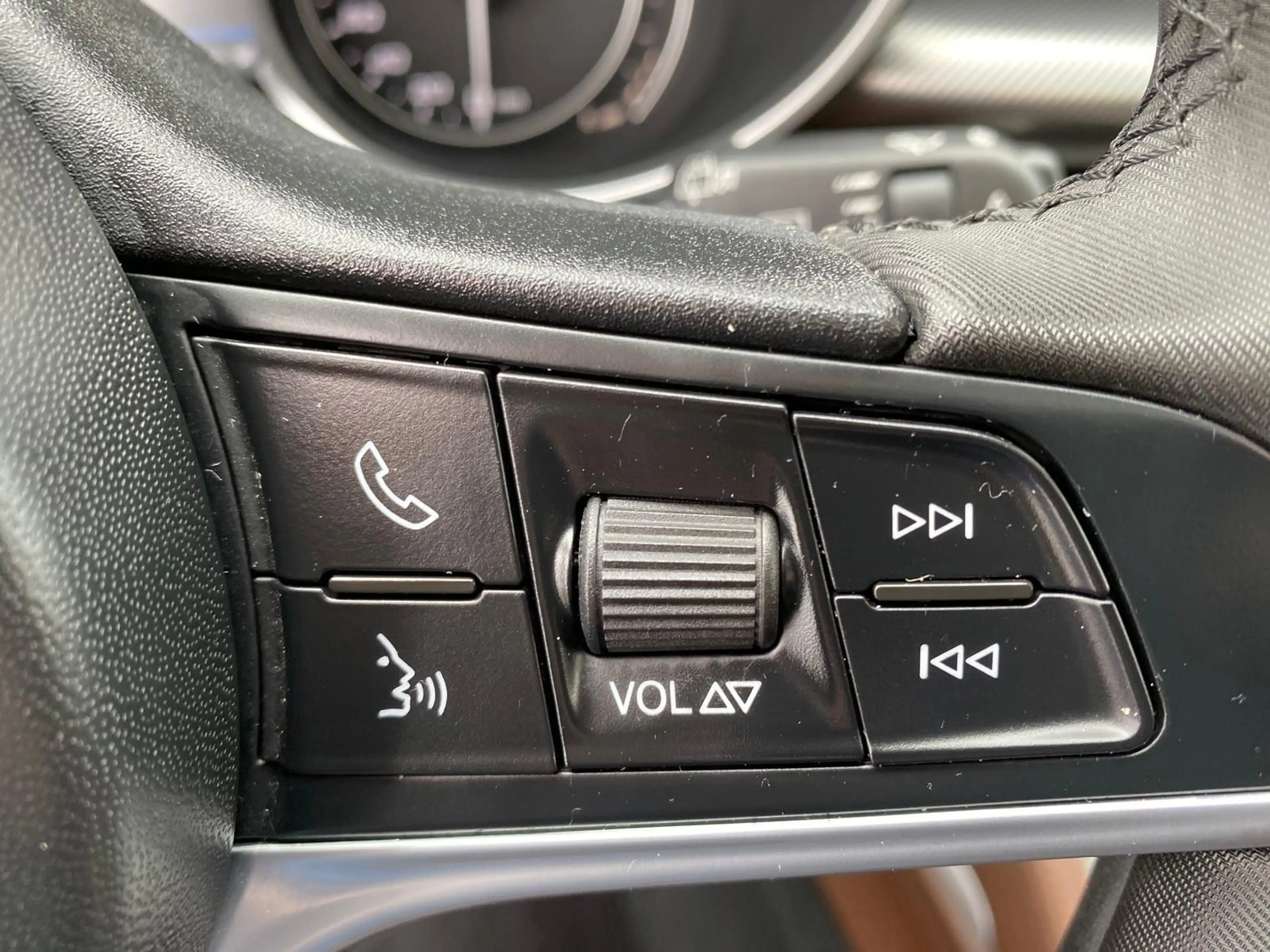 Alfa Romeo Stelvio B-Tech Q4/PANO/LED/NAVI/R-KAM/TÜV NEU — photo 13