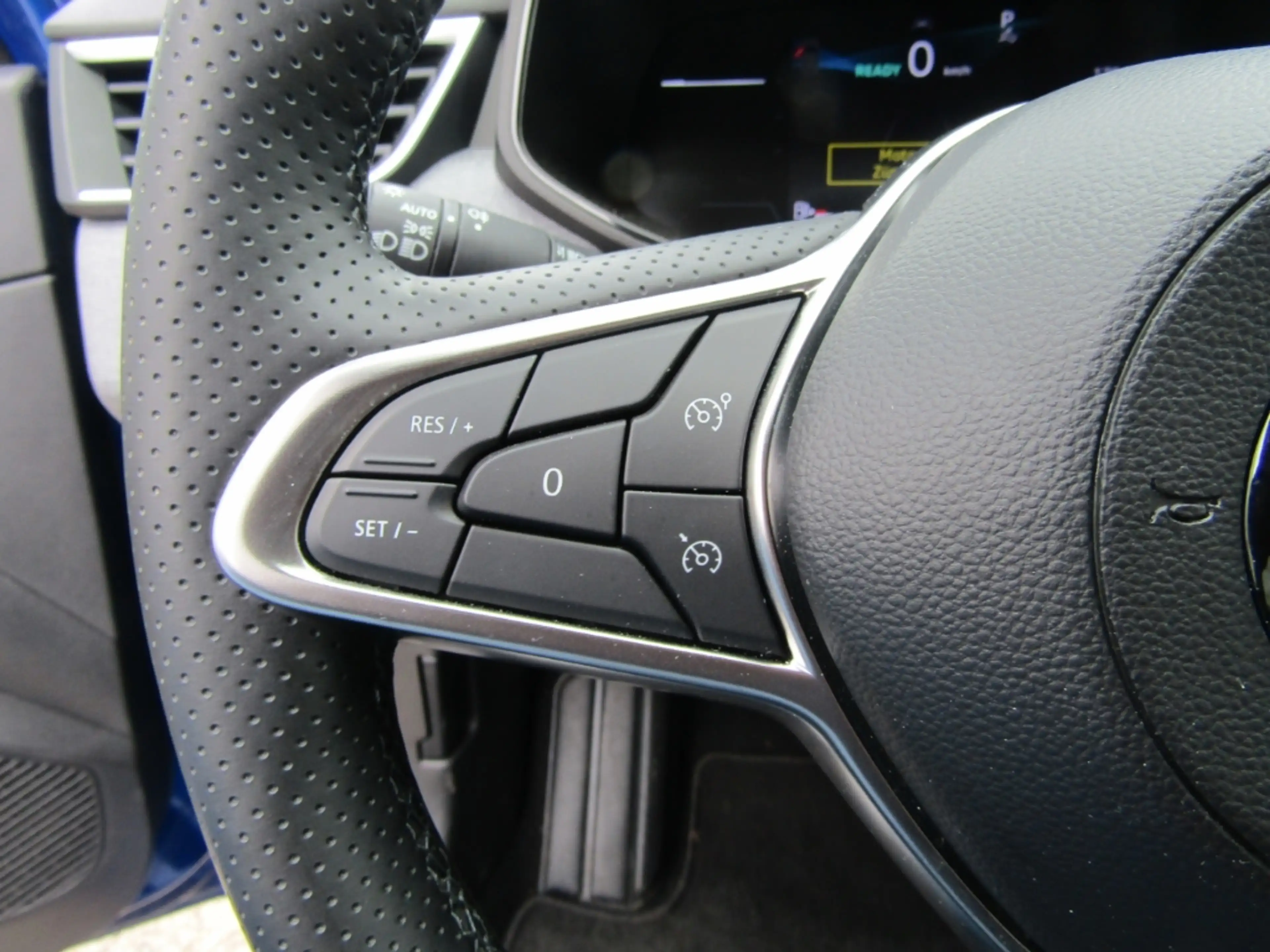 Mitsubishi Colt 1.6 HEV Plus GRA PDC SHZ RFK Android Auto Apple Ca — photo 13