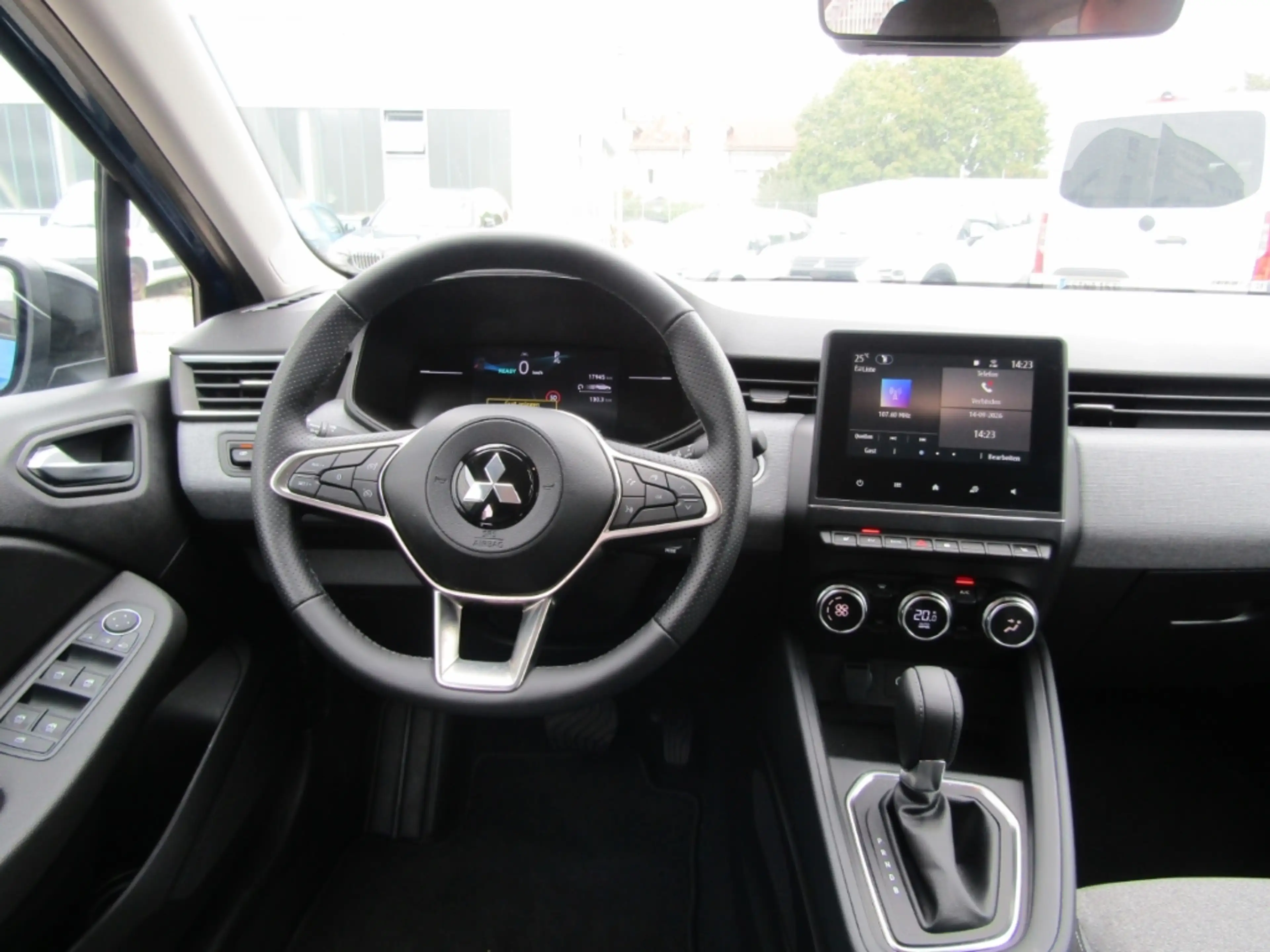 Mitsubishi Colt 1.6 HEV Plus GRA PDC SHZ RFK Android Auto Apple Ca — photo 8