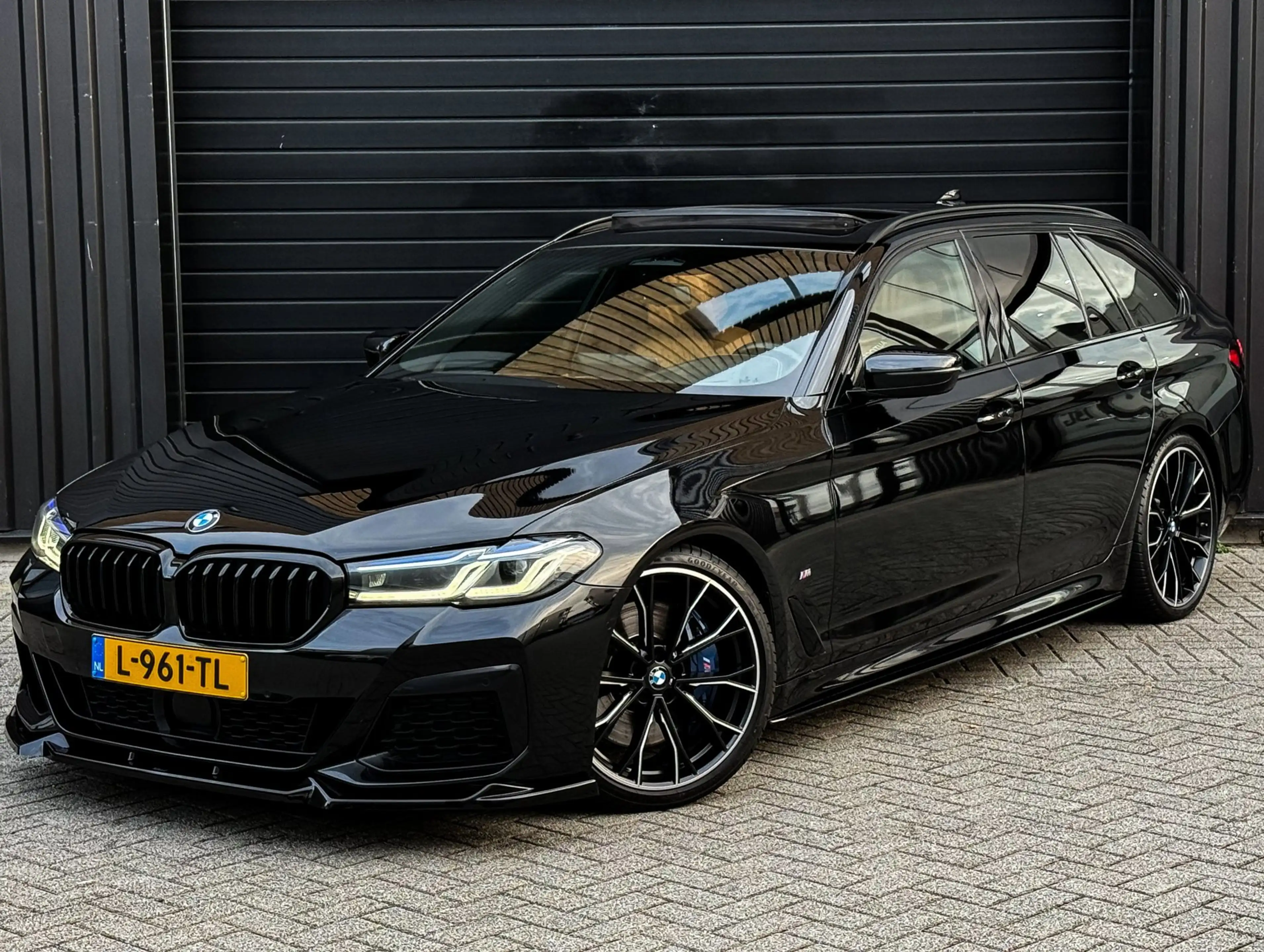 BMW 540 5-serie Touring 540i xDrive LCI 3X M-SPORT PANO/B& — photo 12