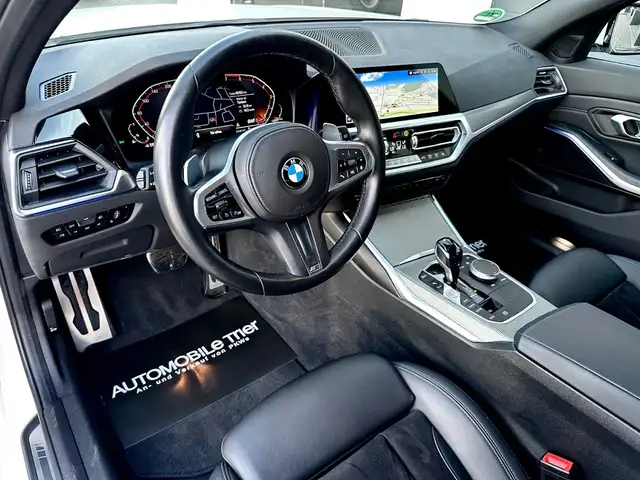 BMW 3 Series view 14