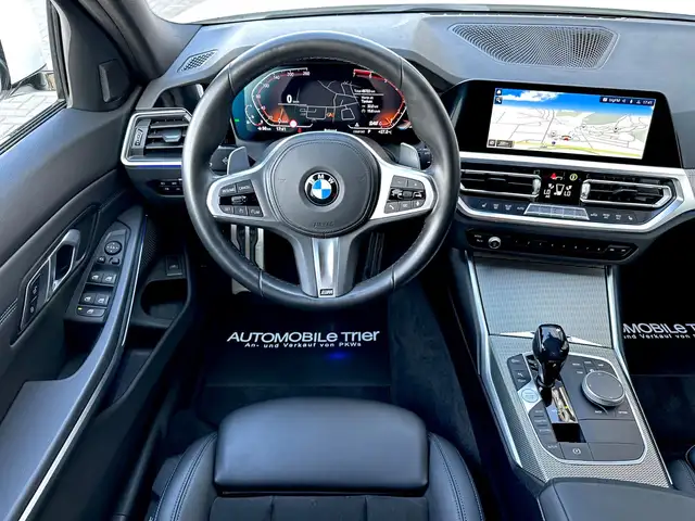 BMW 3 Series view 15