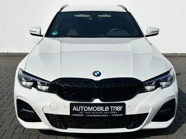 BMW 3 Series view 2