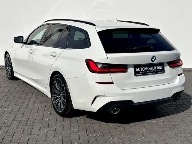 BMW 3 Series view 7