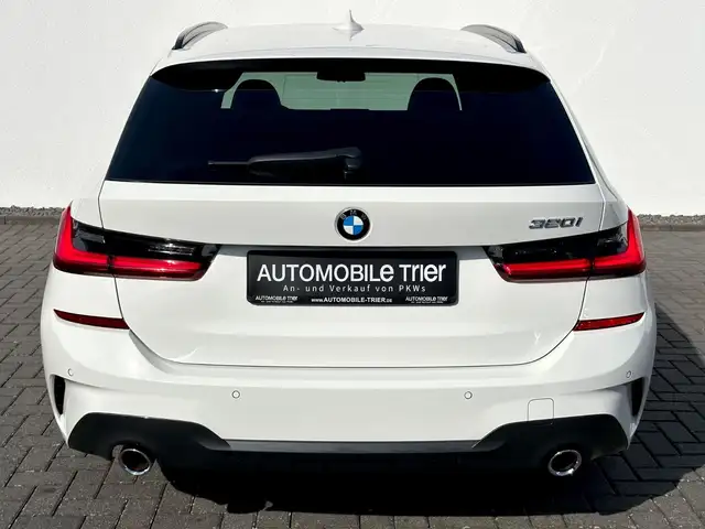 BMW 3 Series view 6