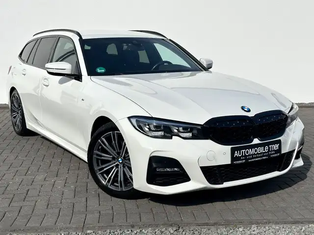 BMW 3 Series view 3