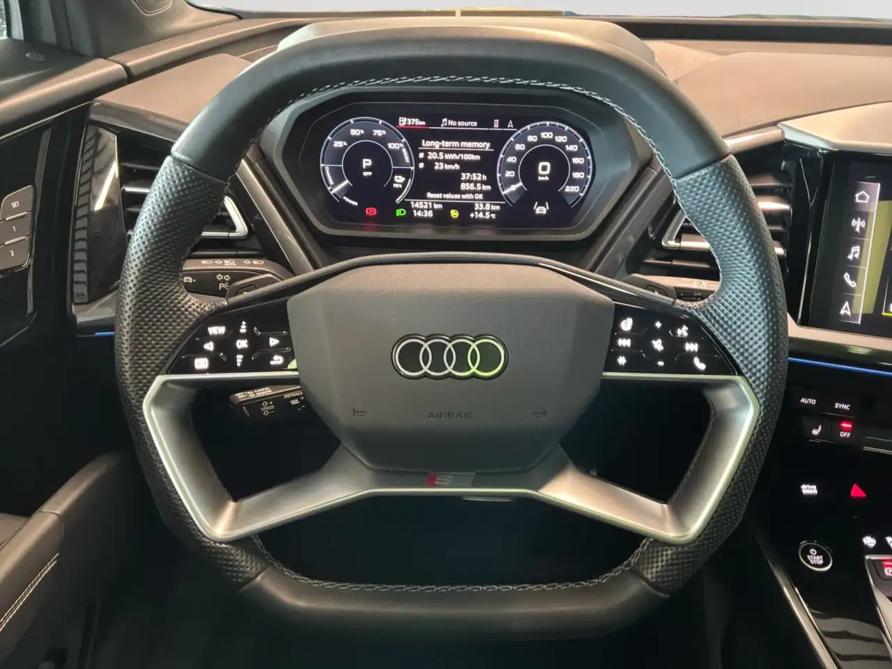 Audi Q4 e-tron снимка Audi Q4 e-tron