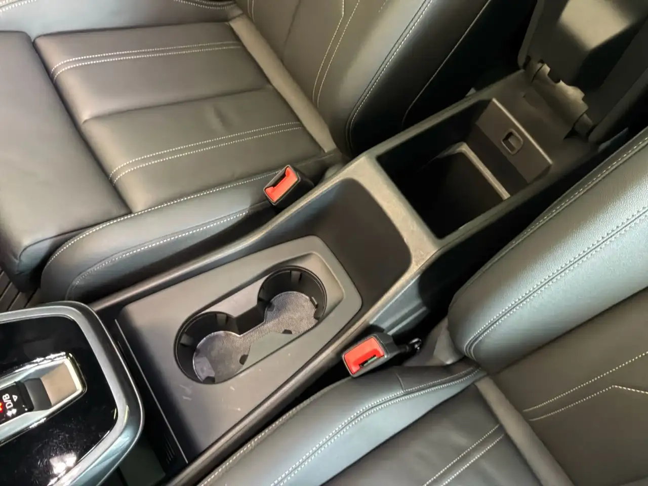 Audi Q4 e-tron снимка Audi Q4 e-tron