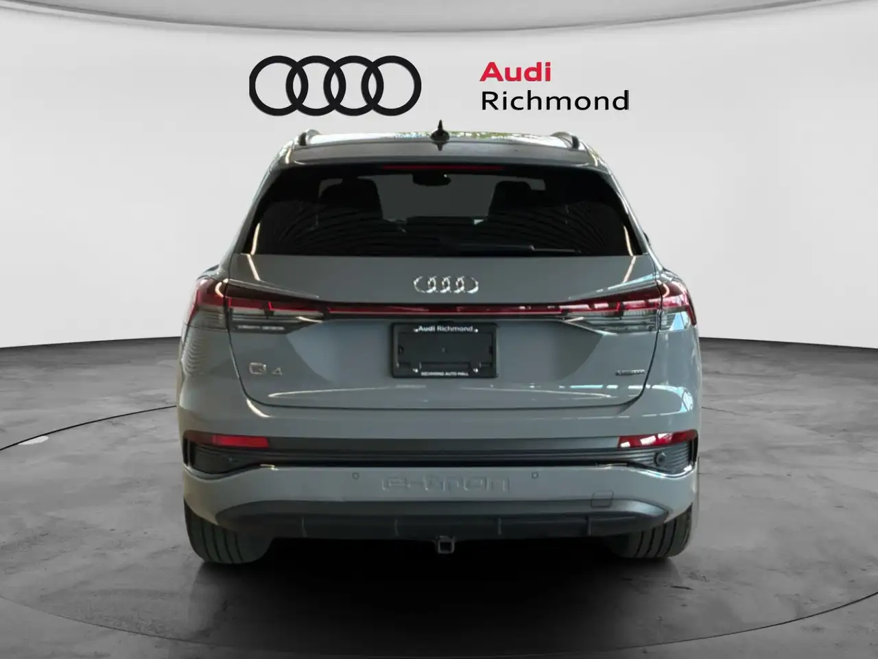 Audi Q4 e-tron снимка Audi Q4 e-tron