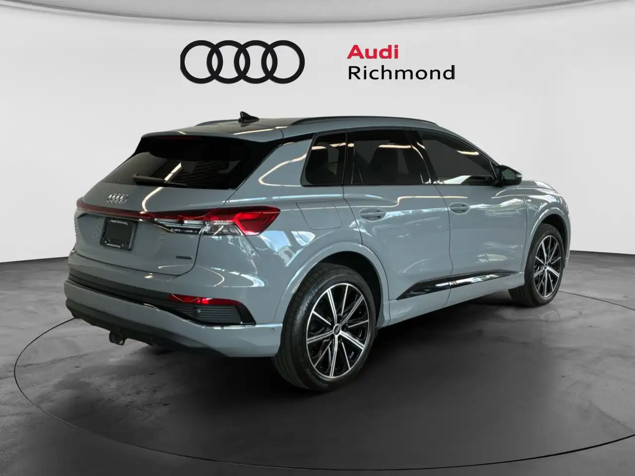 Audi Q4 e-tron снимка Audi Q4 e-tron