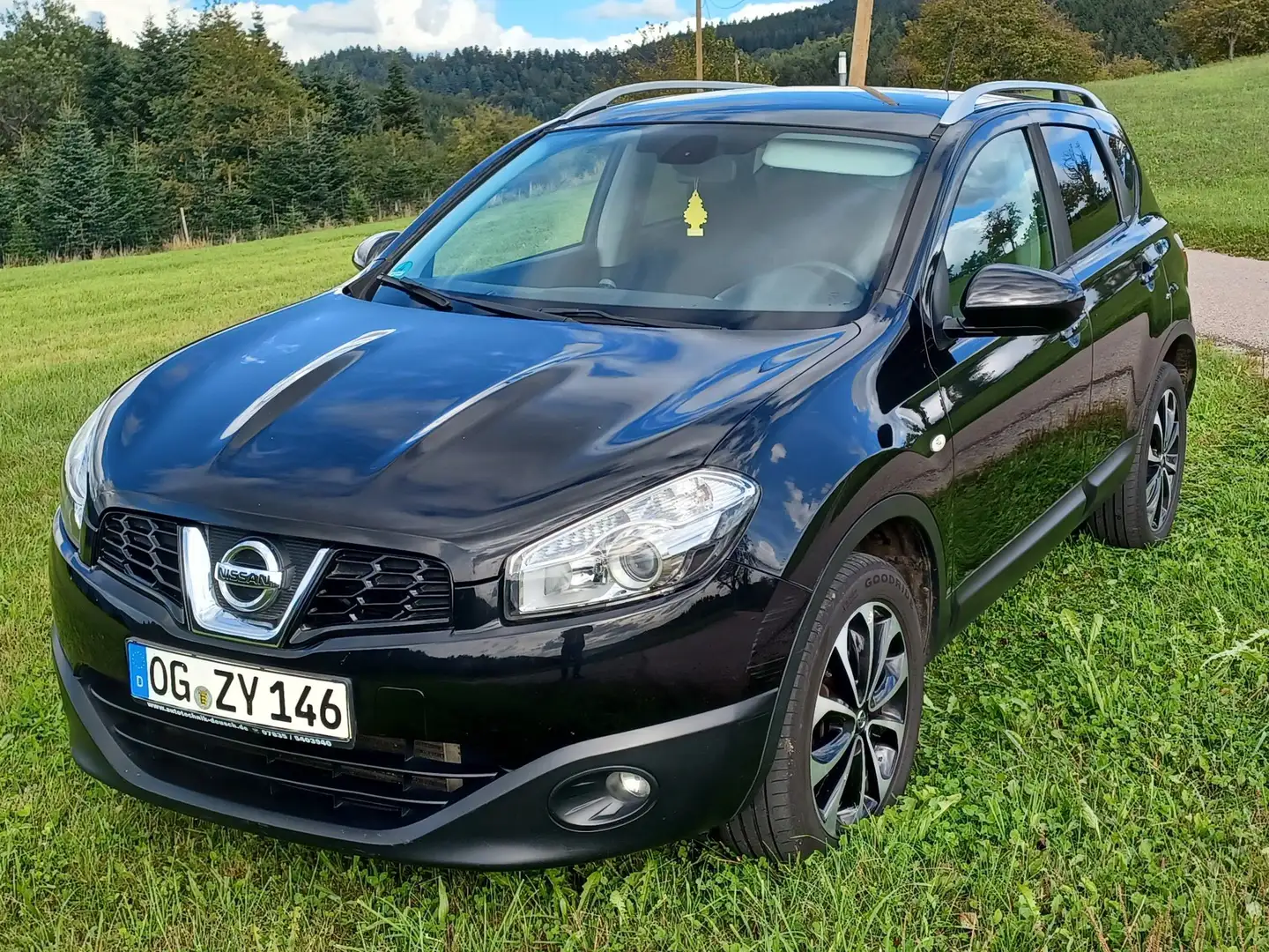 Nissan Qashqai Qashqai 2.0 dCi 4 x 4 DPF acenta Černá - 1