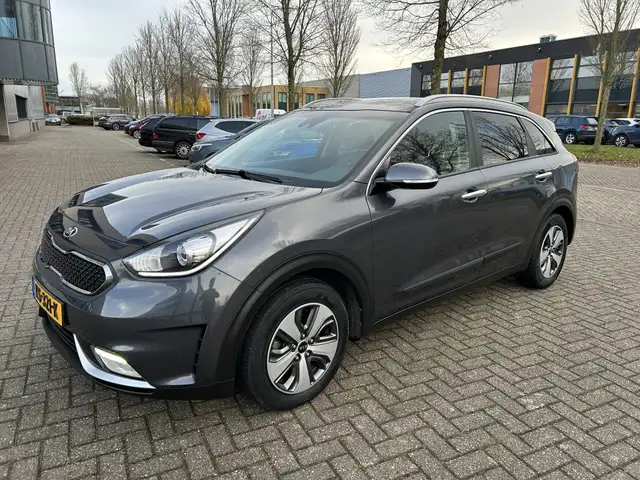 Kia Niro 1.6 GDi H. First Ed. CARPLAY NAVI CAMERA DEALER.