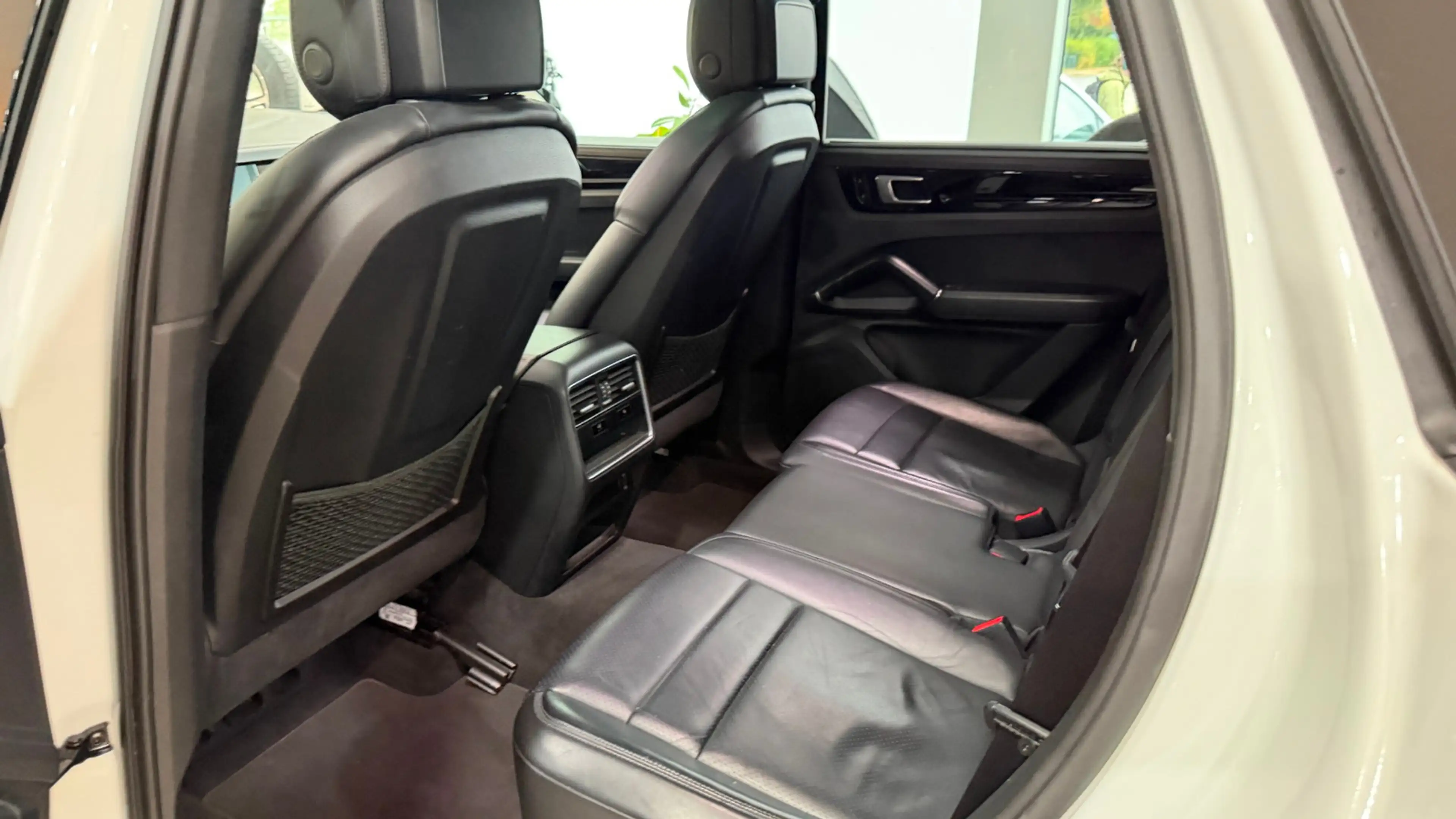 Porsche Cayenne Panorama*Matrix+Memory — photo 11