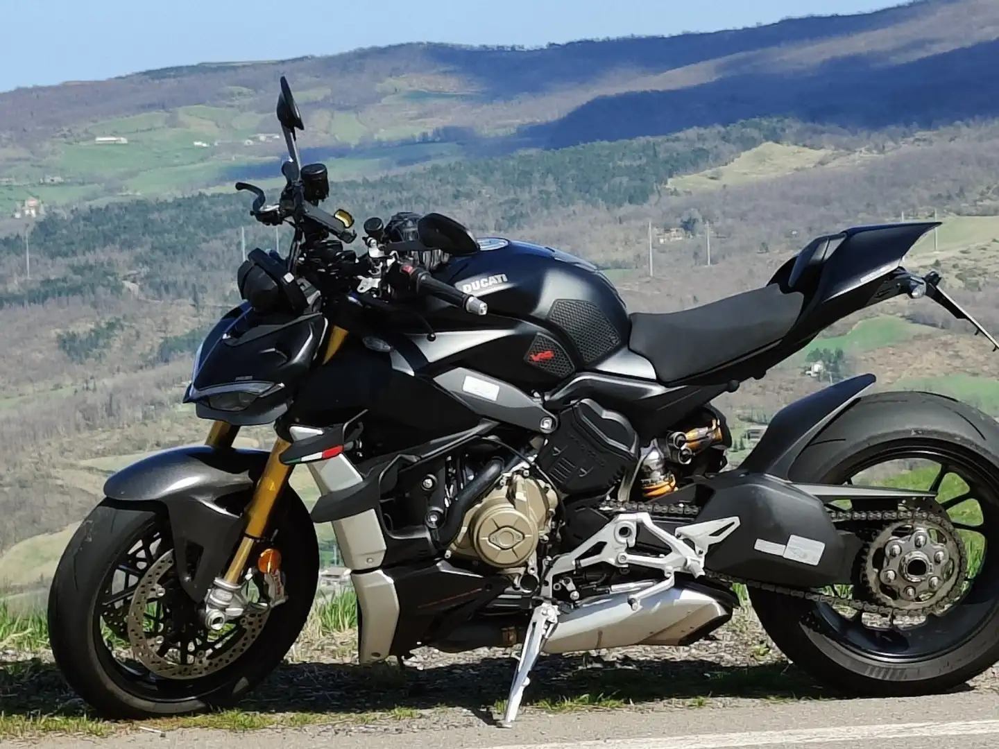 Ducati Streetfighter V4S Чёрный - 1