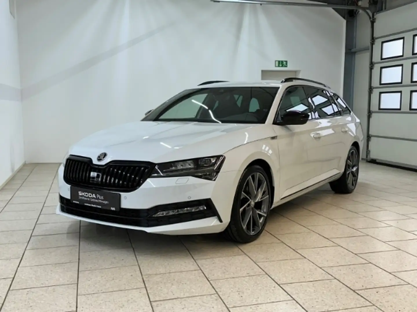 Skoda Superb Combi 2.0 TDI DSG SportLine Matrix Navi ACC Weiß - 2