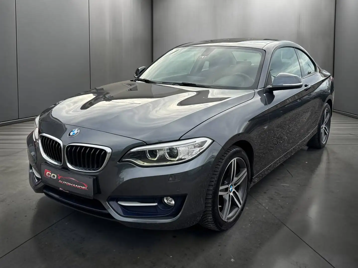 BMW 218 Grau - 2