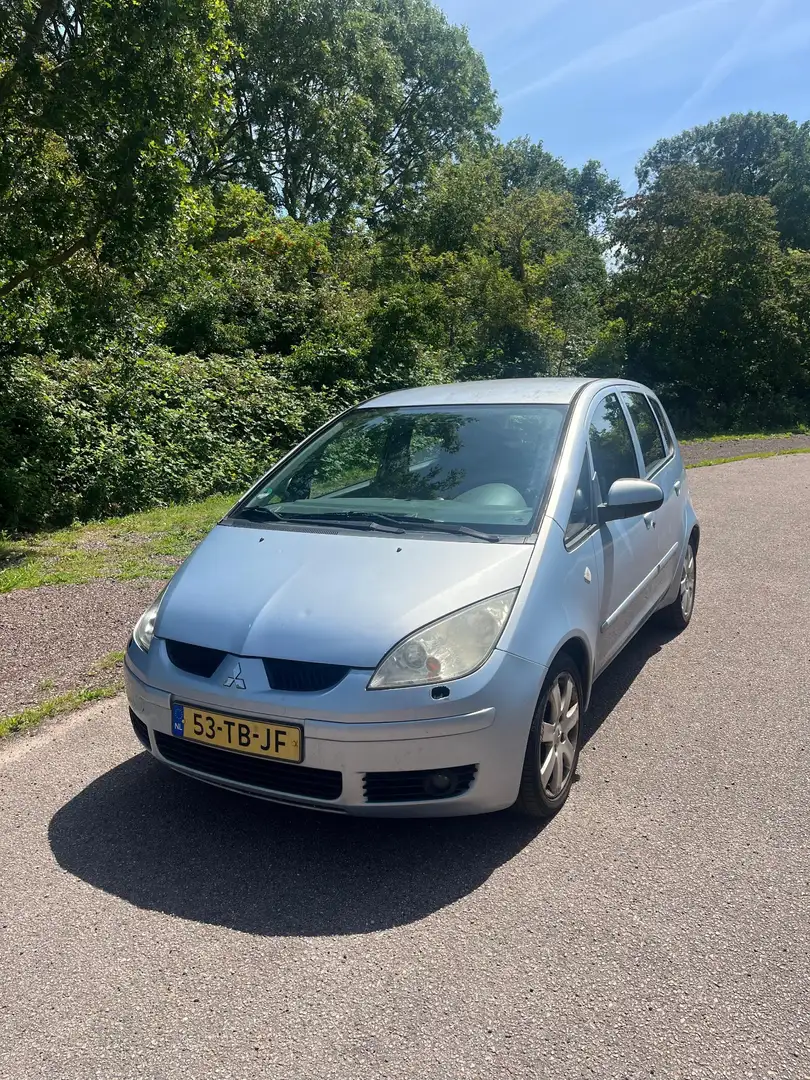 Mitsubishi Colt - 2