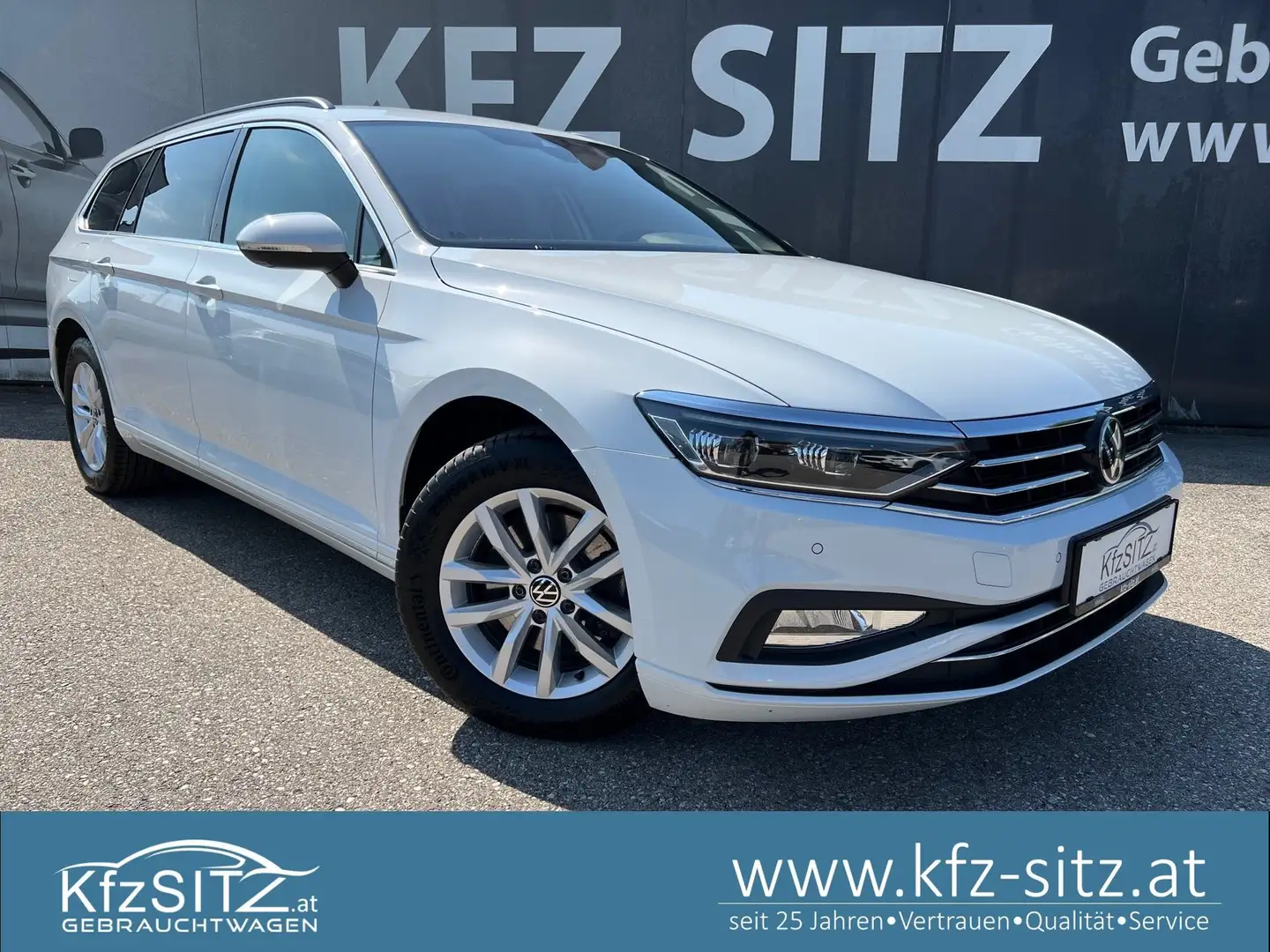 Volkswagen Passat Variant Business 2,0 SCR TDI DSG | NP: €60.000 Weiß - 1