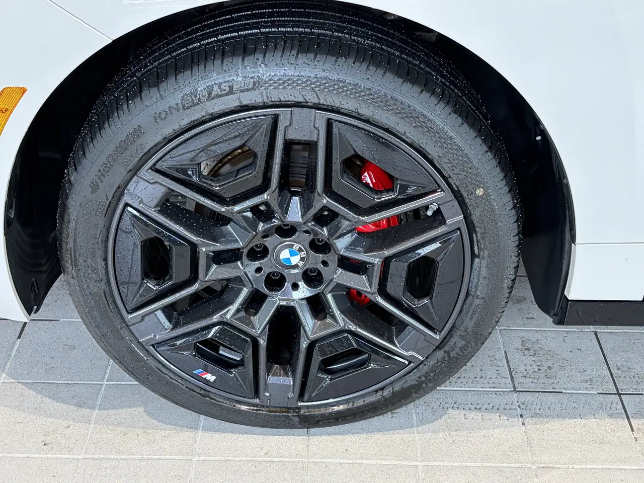 BMW iX снимка BMW iX