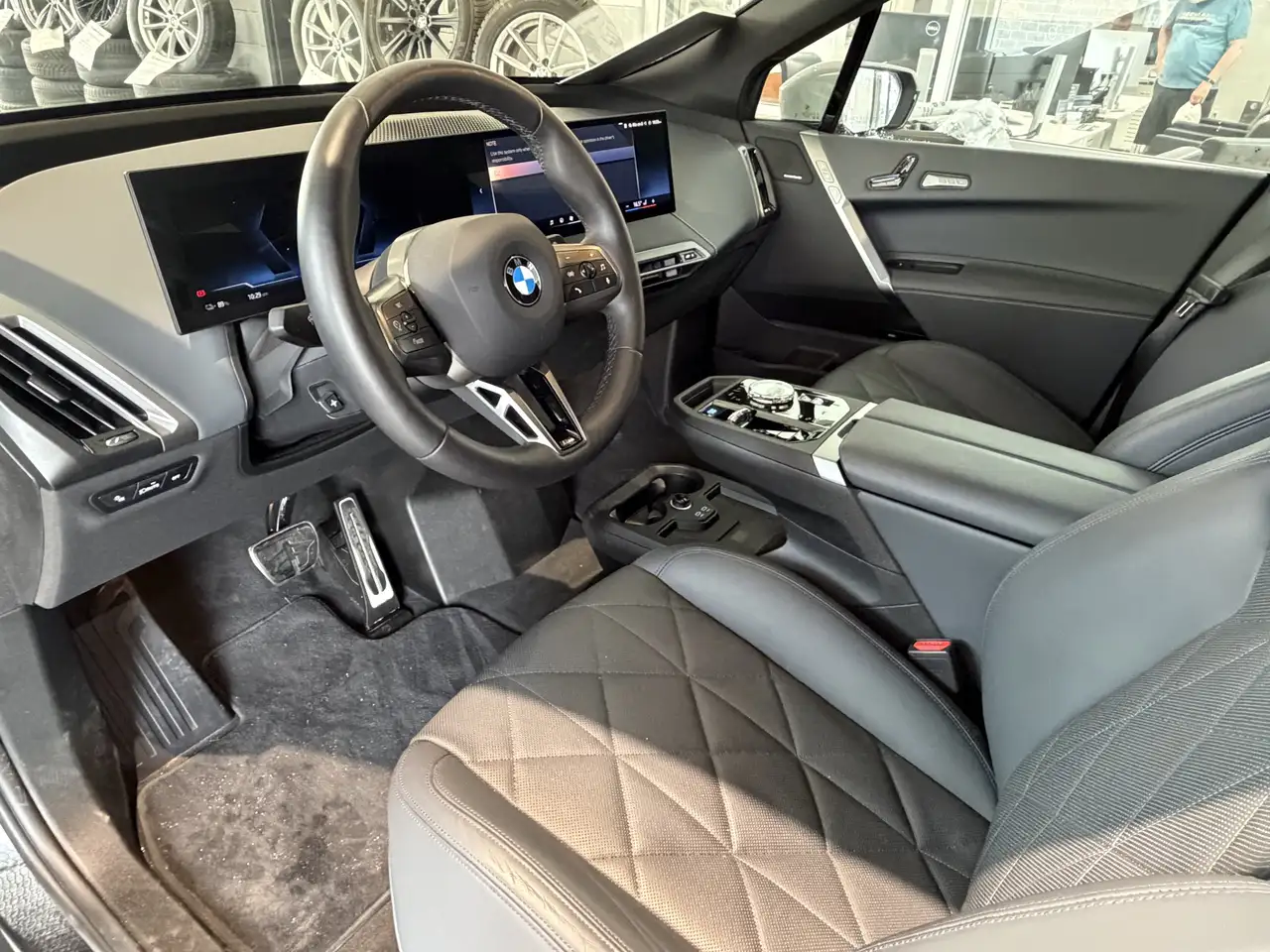 BMW iX снимка BMW iX