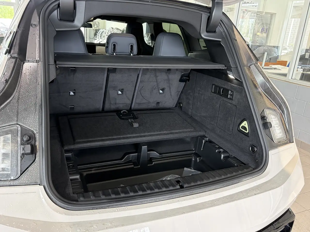 BMW iX снимка BMW iX