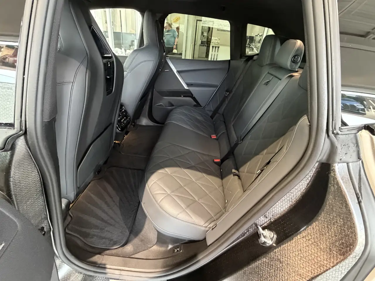BMW iX снимка BMW iX