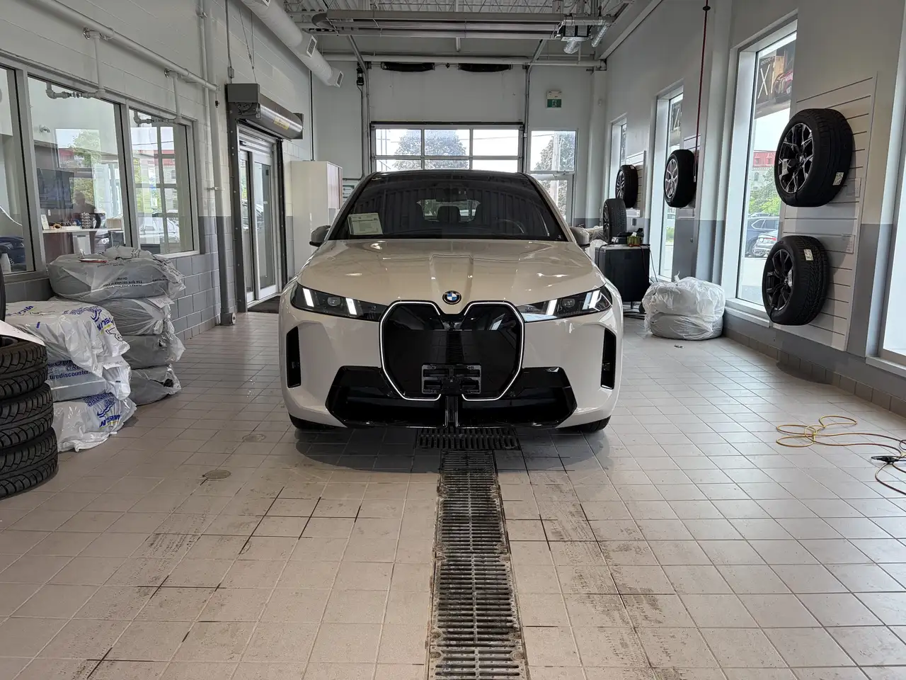 BMW iX снимка BMW iX