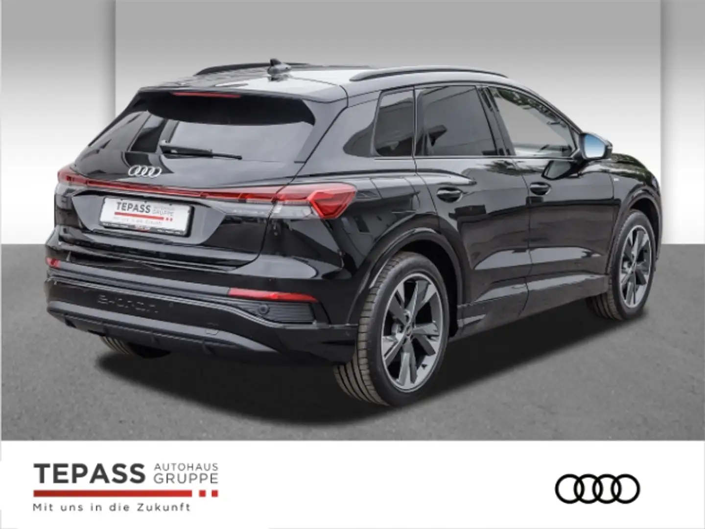 Audi Q4 e-tron 35 S LINE AHK MATRIX PANO NAVI ACC SOUND Schwarz - 2
