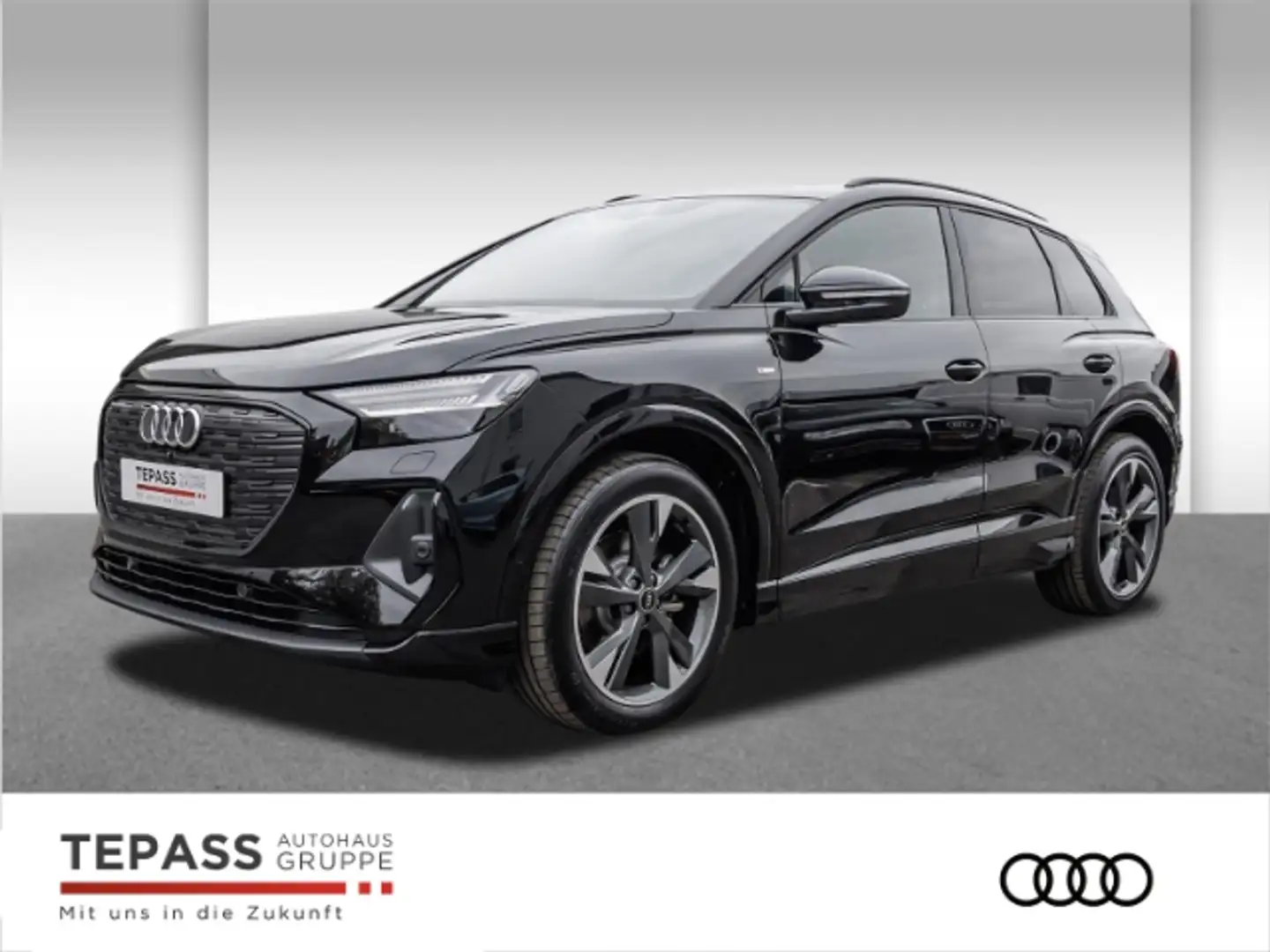 Audi Q4 e-tron 35 S LINE AHK MATRIX PANO NAVI ACC SOUND Schwarz - 1