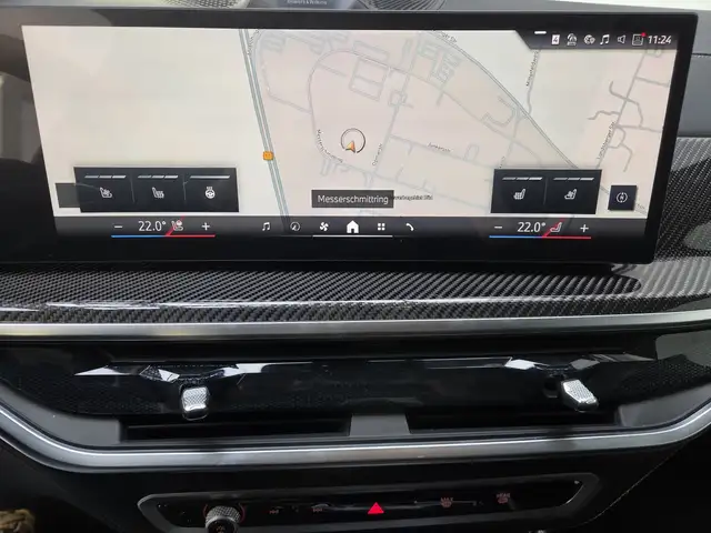 BMW X7 view 12