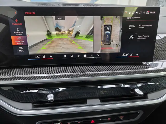 BMW X7 view 14
