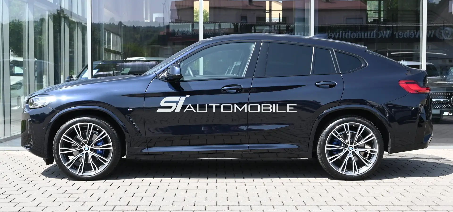 BMW X4 xDr30d M SPORT *ACC*AHK*STANDHEIZUNG*21 ZOLL*8FACH Schwarz - 2