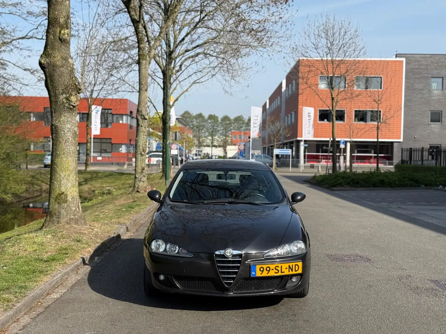 Alfa Romeo 147 1.6 T.Spark 5-DEURS CLIMA/CRUISE! ORIGINELE KILOME Zwart - 2