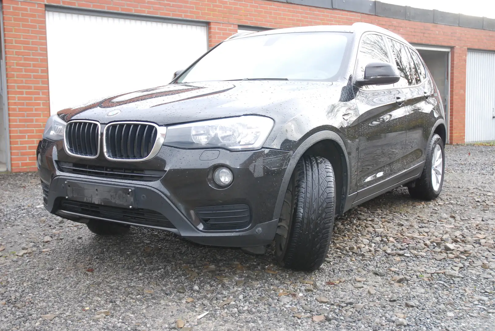 BMW X3 2.0 dA sDrive18 Noir - 1
