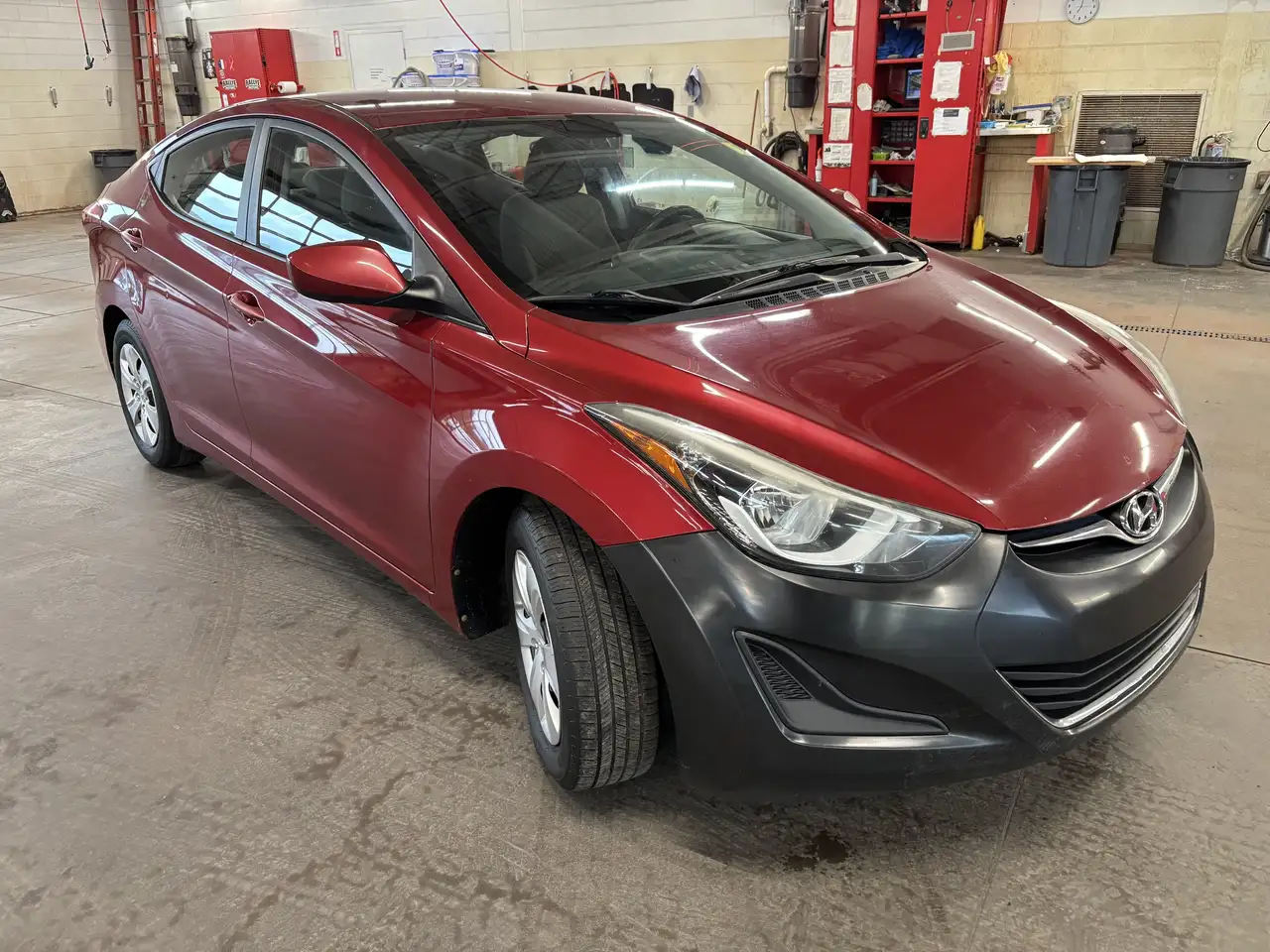 Hyundai ELANTRA снимка Hyundai ELANTRA