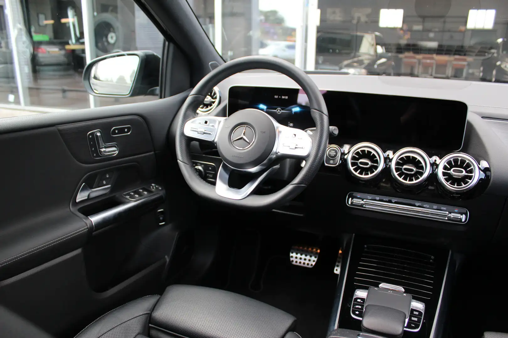 Mercedes-Benz B 220 4MATIC Premium Plus | Pano | Burmester | Trekhaak Zwart - 2