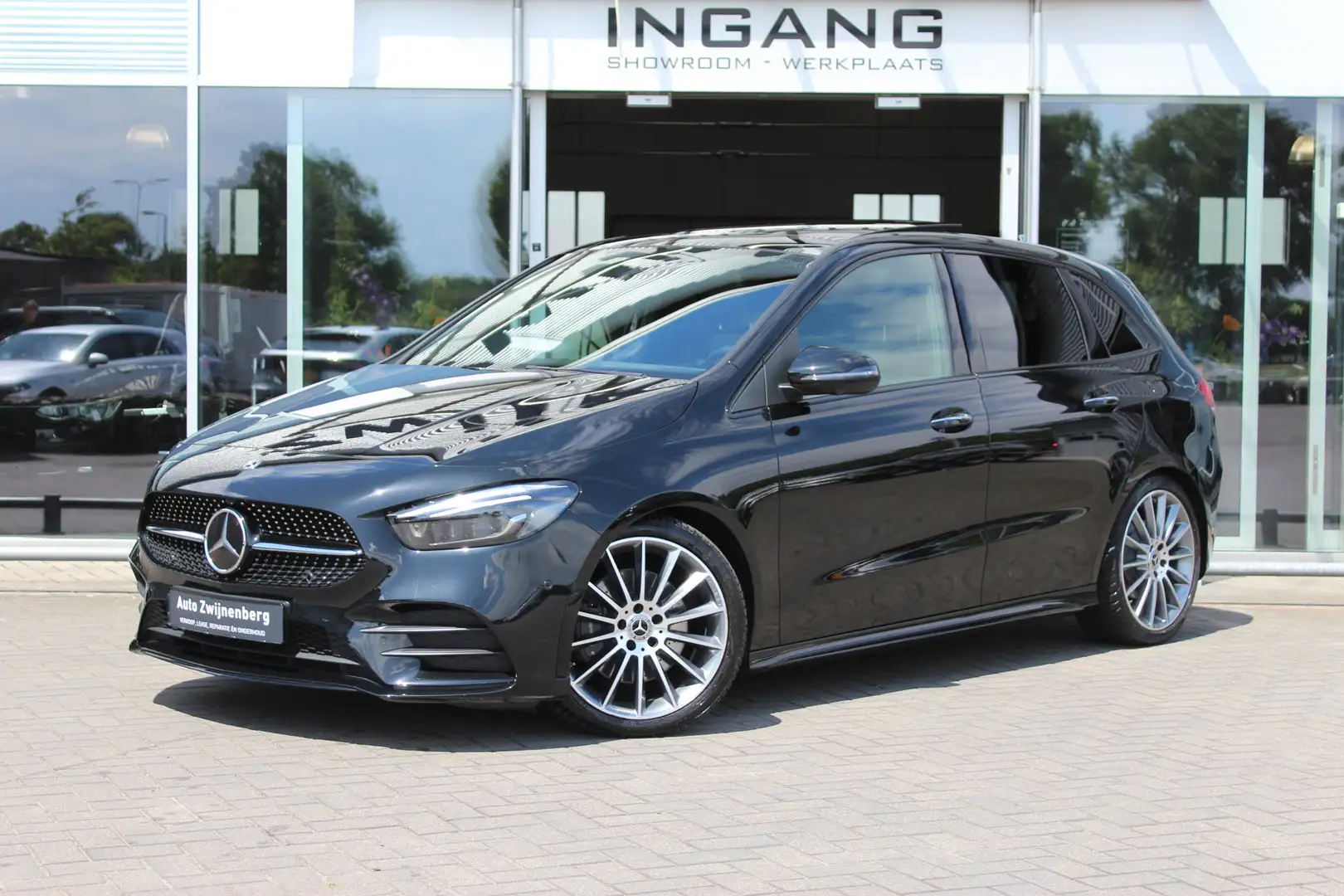 Mercedes-Benz B 220 4MATIC Premium Plus | Pano | Burmester | Trekhaak Zwart - 1