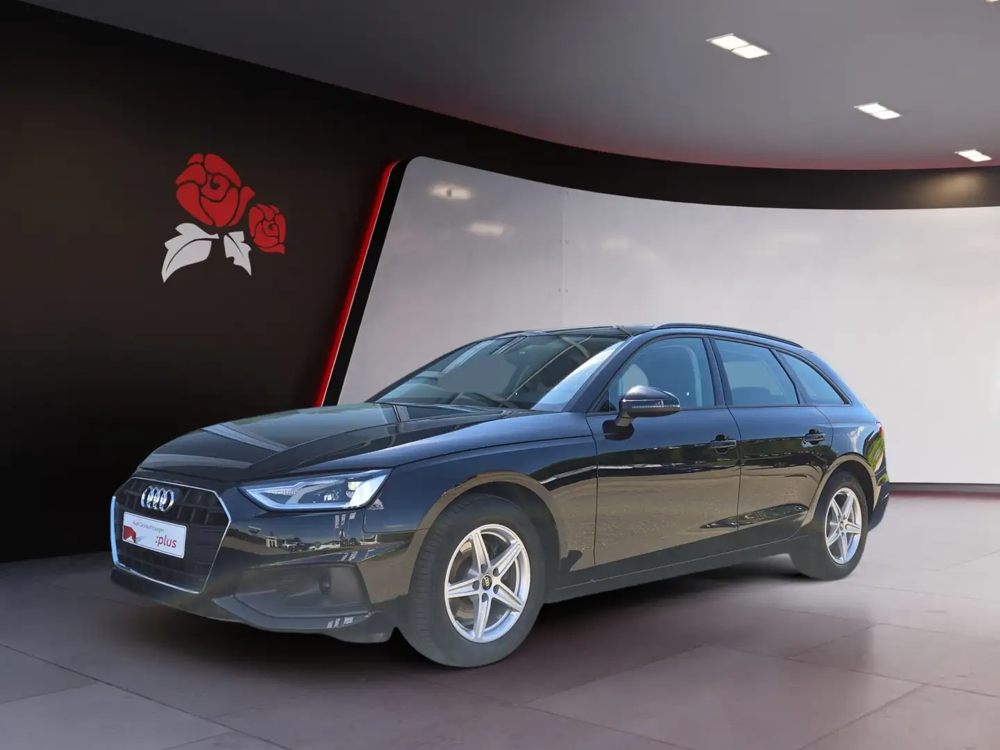 Audi A4 Avant 30 2.0 TDI S-tronic RFK Navi LED SHZ Zwart - 2