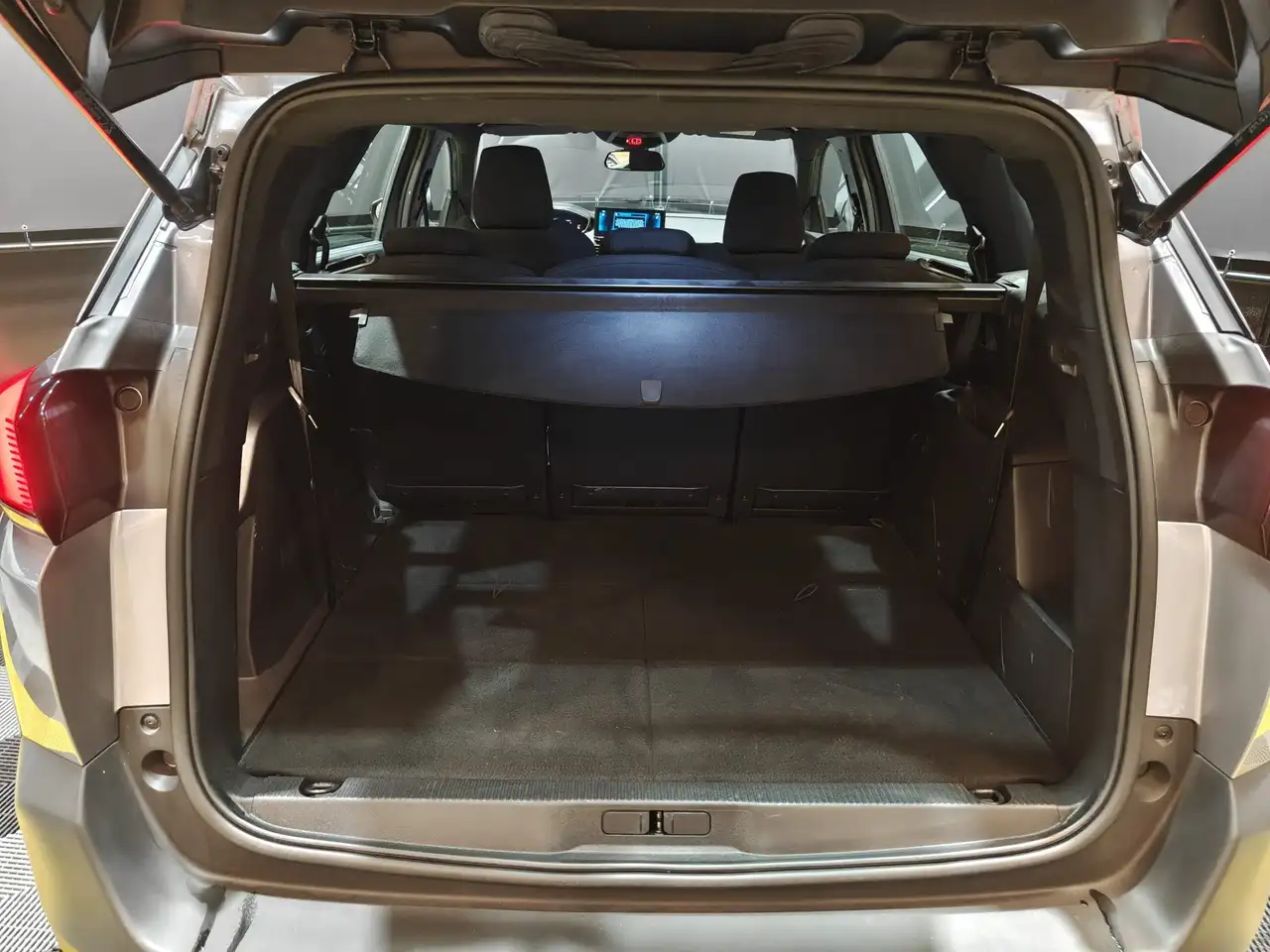 Peugeot 5008 1.2 AUTOMAAT 131pk 7-zit/LED/Virtual/360cam/Cruise 16