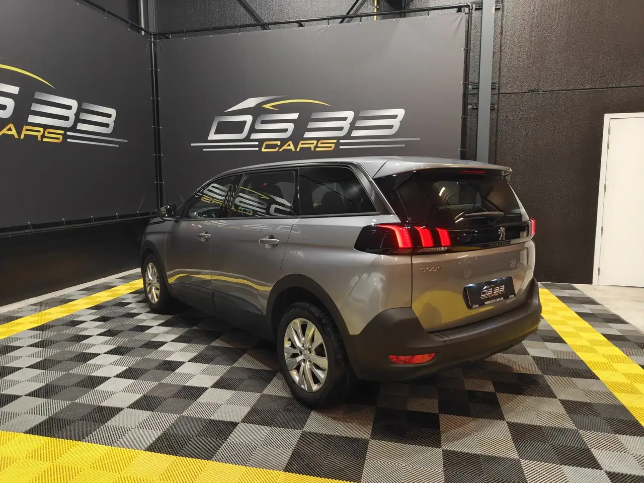 Peugeot 5008 1.2 AUTOMAAT 131pk 7-zit/LED/Virtual/360cam/Cruise 6