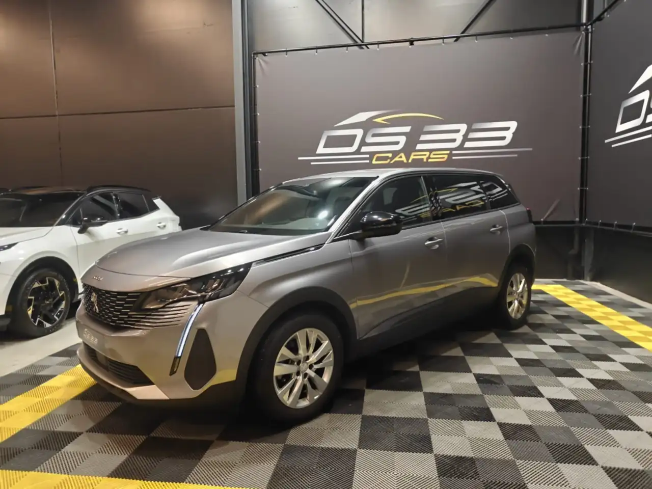 Peugeot 5008 1.2 AUTOMAAT 131pk 7-zit/LED/Virtual/360cam/Cruise 5