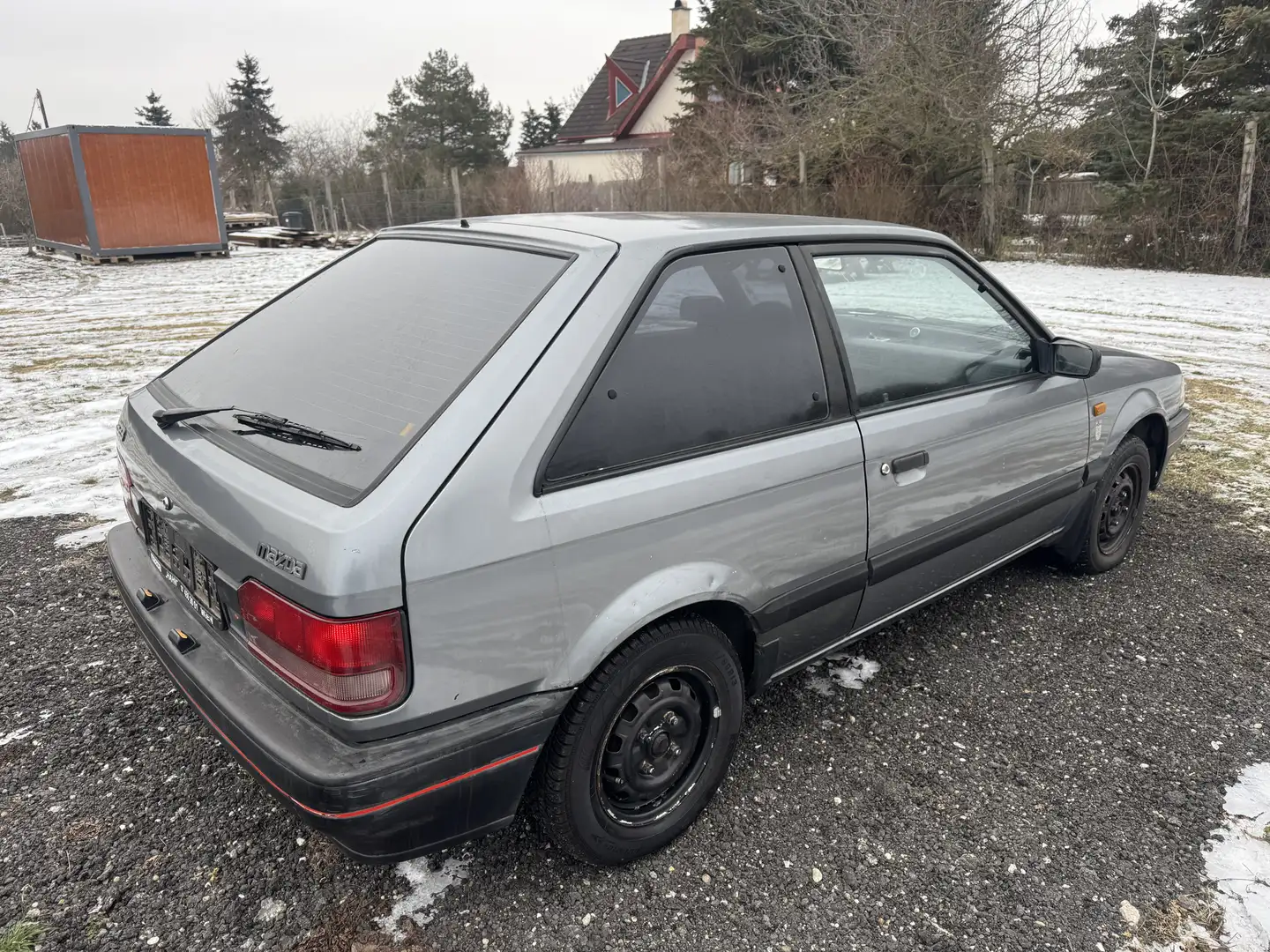 Mazda 323 1,3 Injection - 2