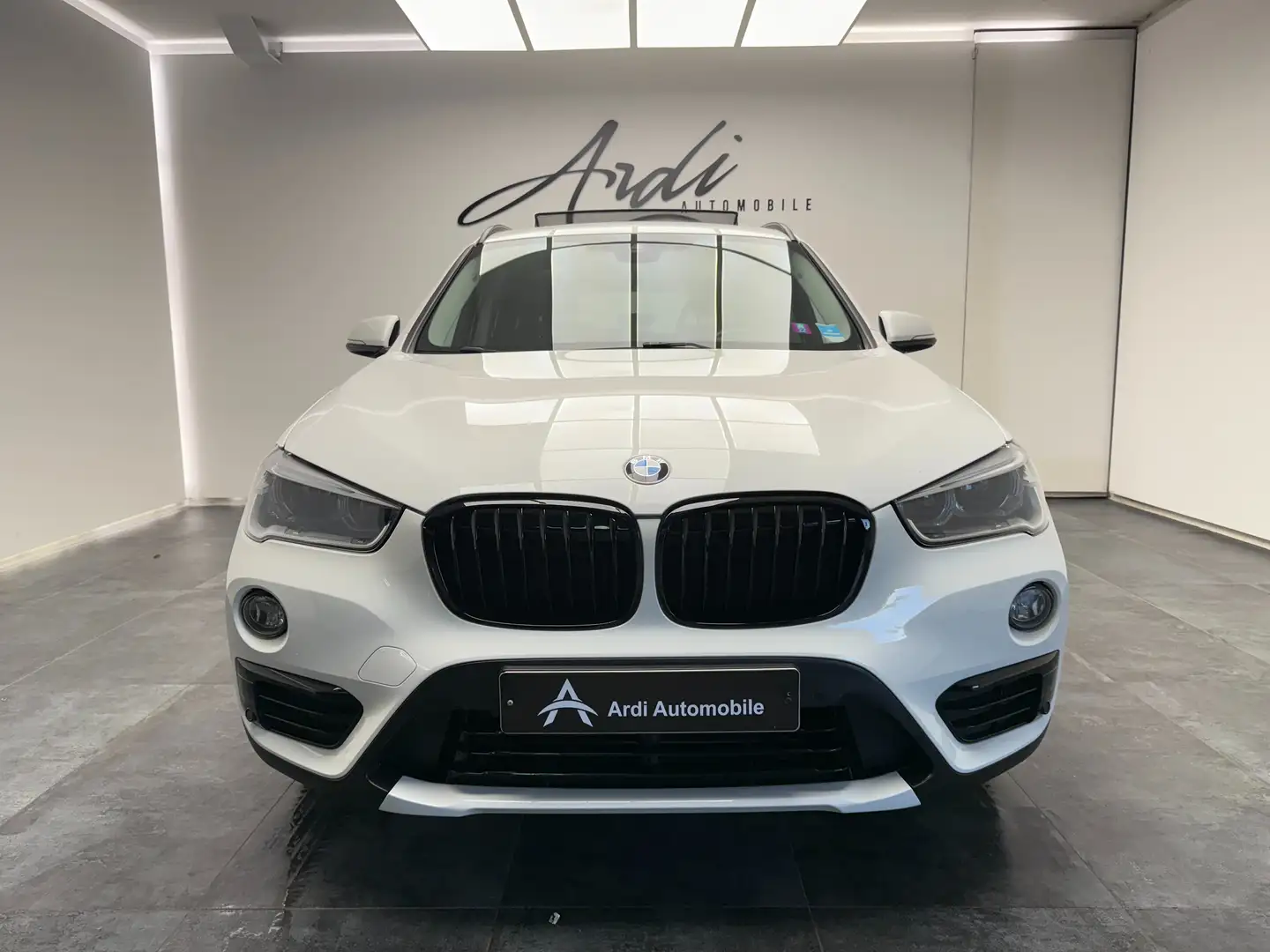 BMW X1 2.0dA xDrive18 *TOIT OUVRANT*SIEGE CHAUFF*GARANTIE Blanc - 2