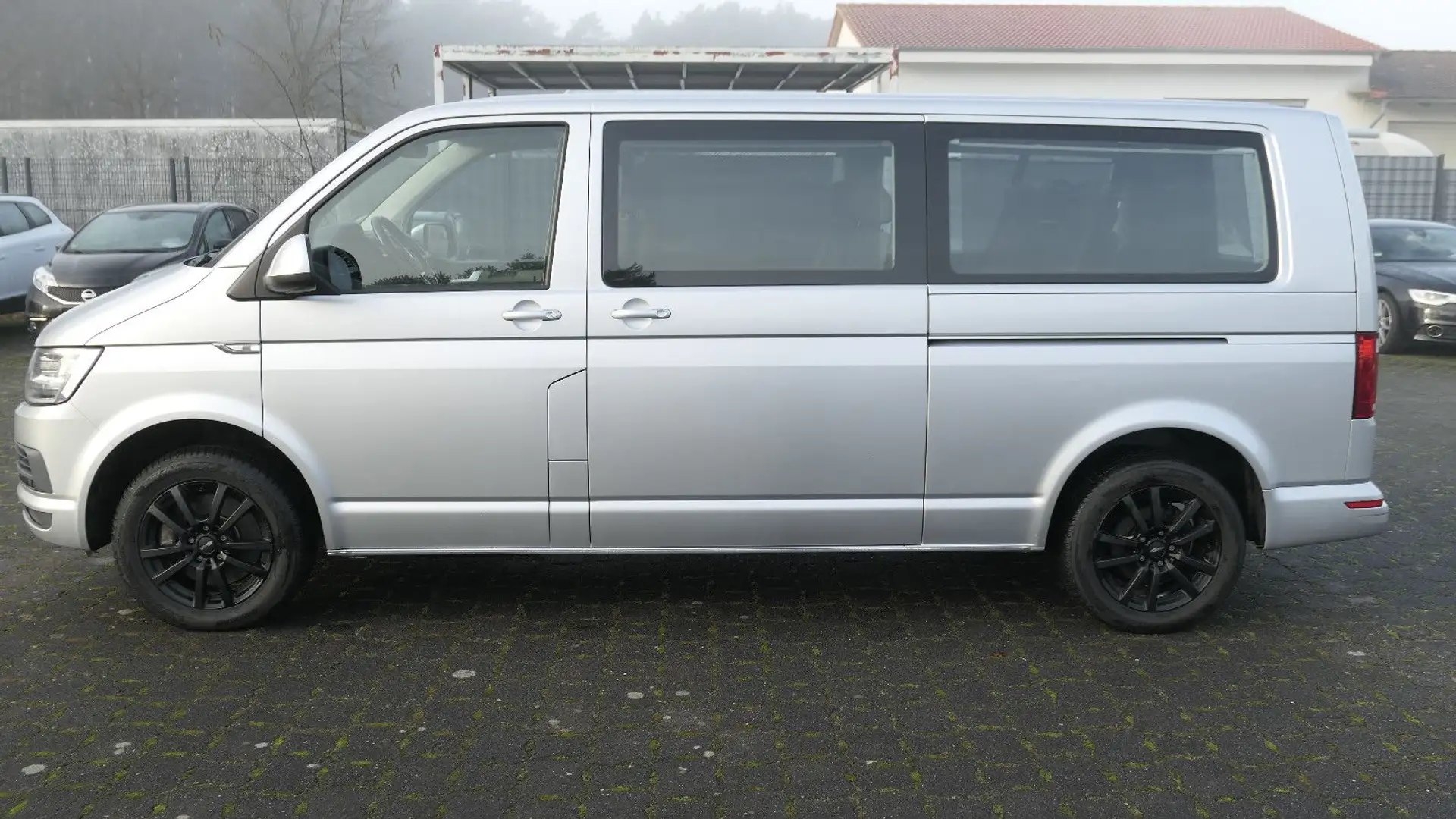 Volkswagen T6 Caravelle Comfortline lang/1-Hand/ACC/Euro6 Silber - 2