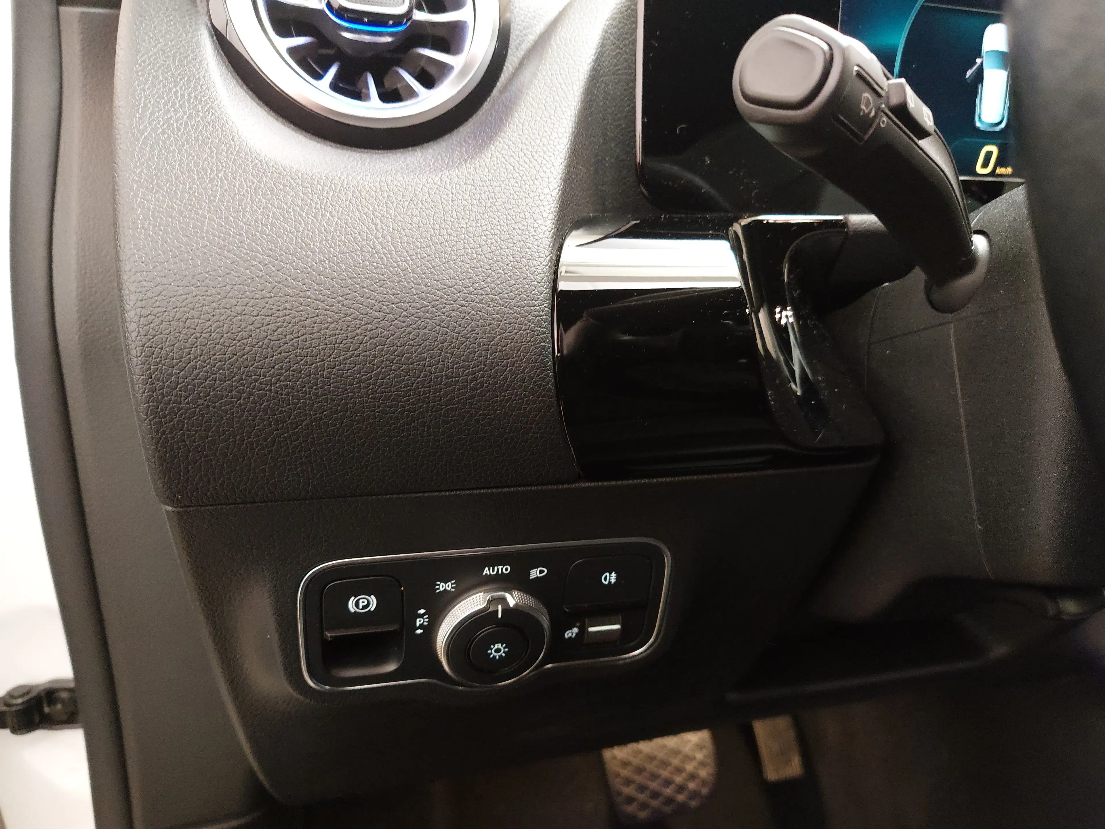 Mercedes-Benz EQA 250 MB EQA 250 Progressive T-Leder Navi LED RFK — photo 7