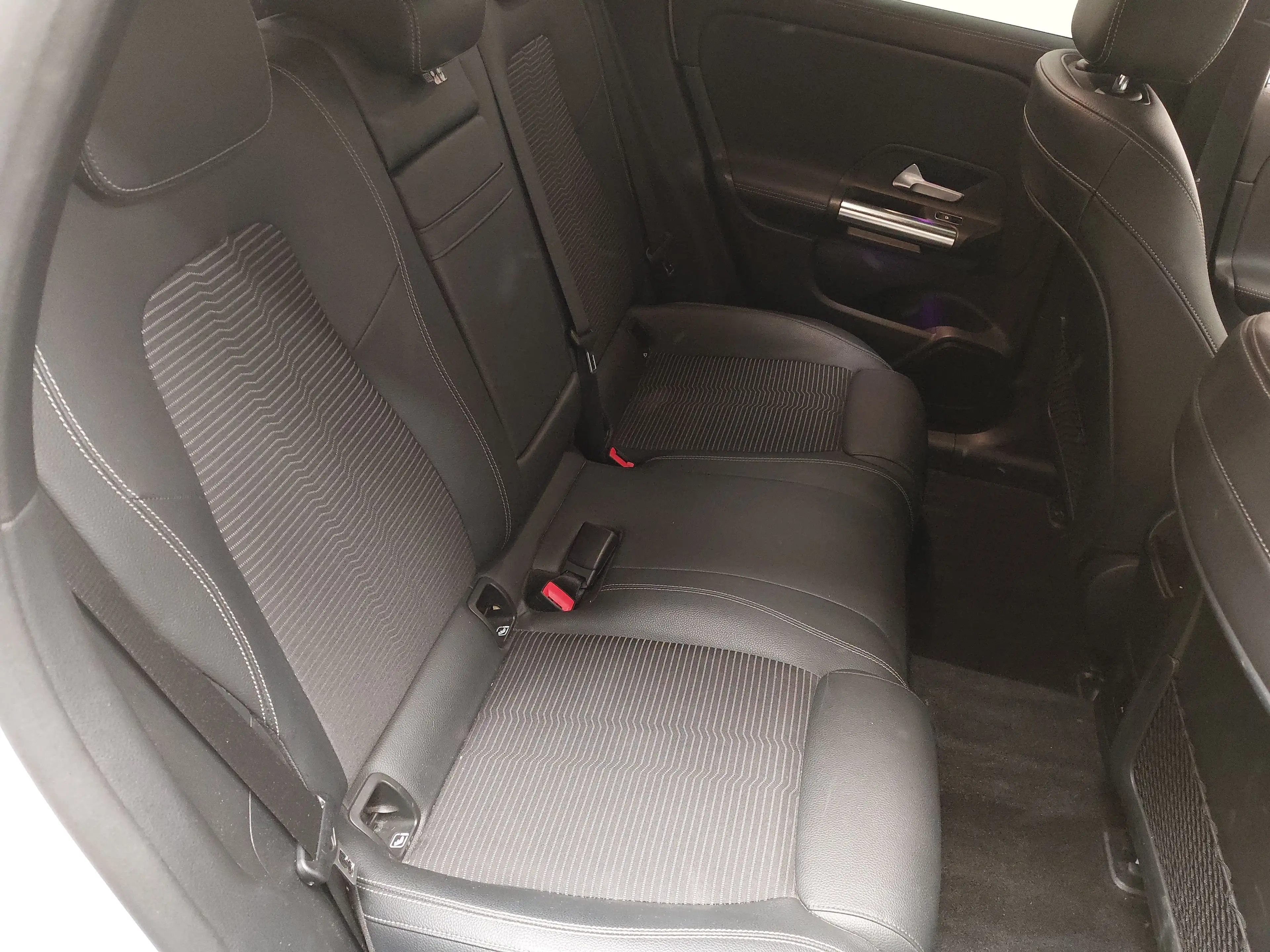 Mercedes-Benz EQA 250 MB EQA 250 Progressive T-Leder Navi LED RFK — photo 12