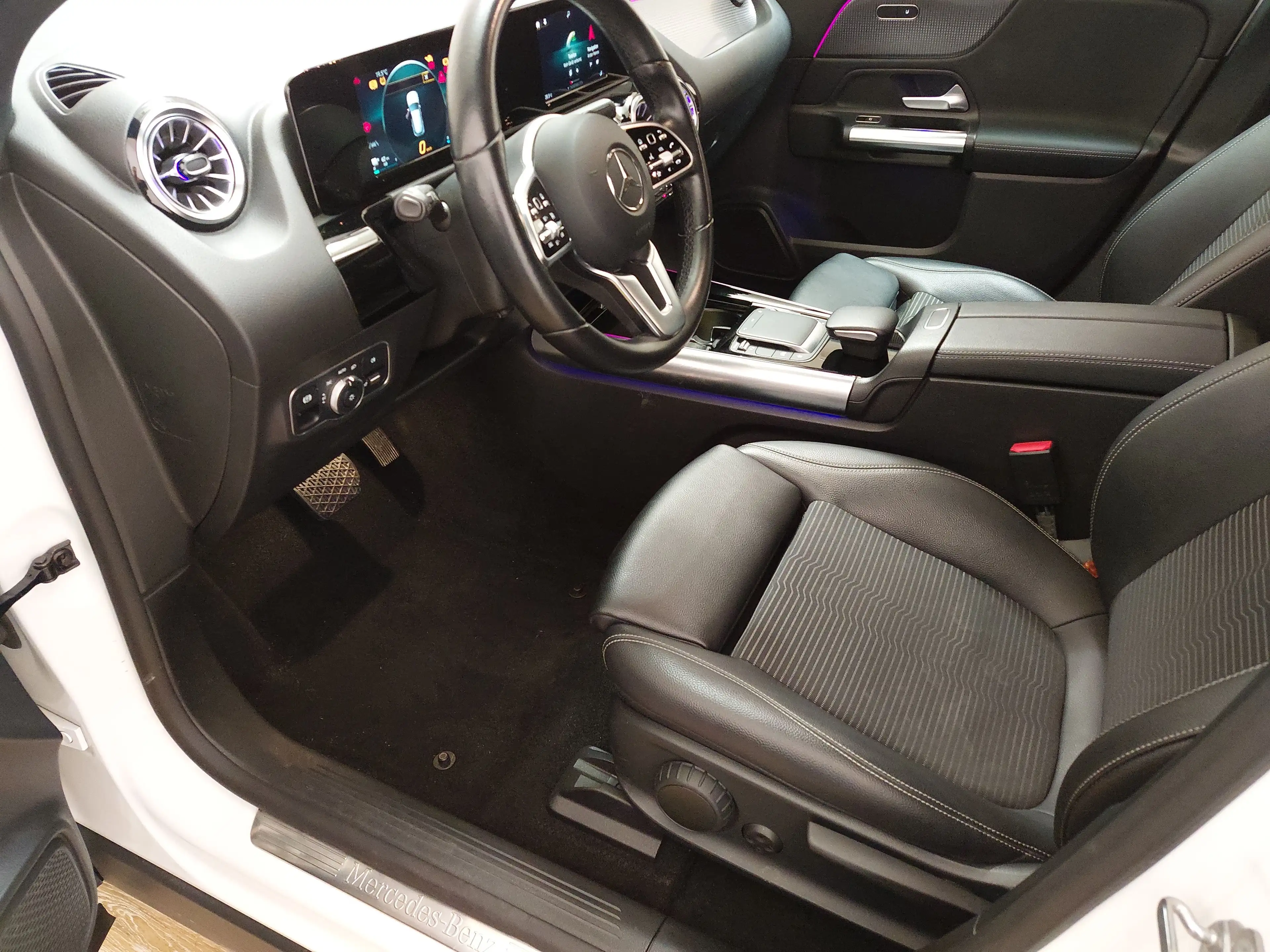 Mercedes-Benz EQA 250 MB EQA 250 Progressive T-Leder Navi LED RFK — photo 6